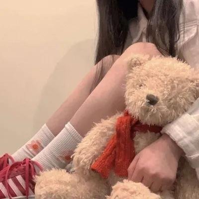动物潜行速写海报